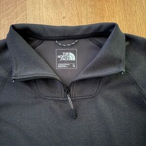 The North Face Women’s Dark Gray 1/4-zip Top, XL